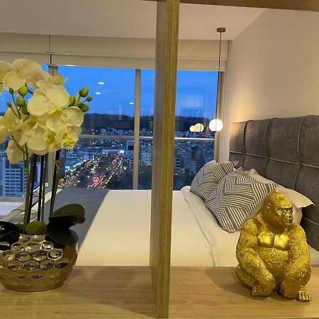 Nueva Suite-Piso 21 Vista La Carolina @One Кито Екстериор снимка