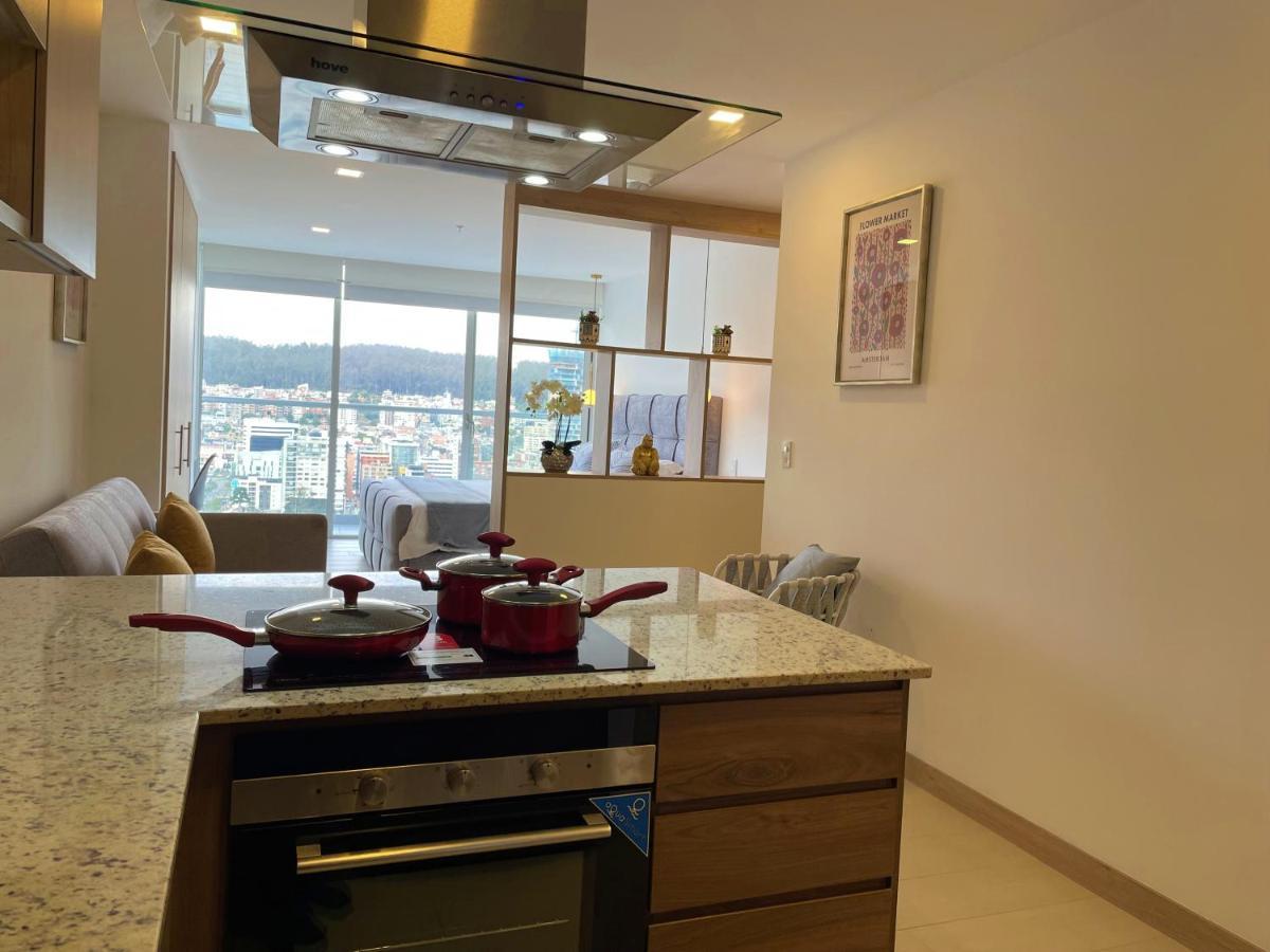 Nueva Suite-Piso 21 Vista La Carolina @One Кито Екстериор снимка