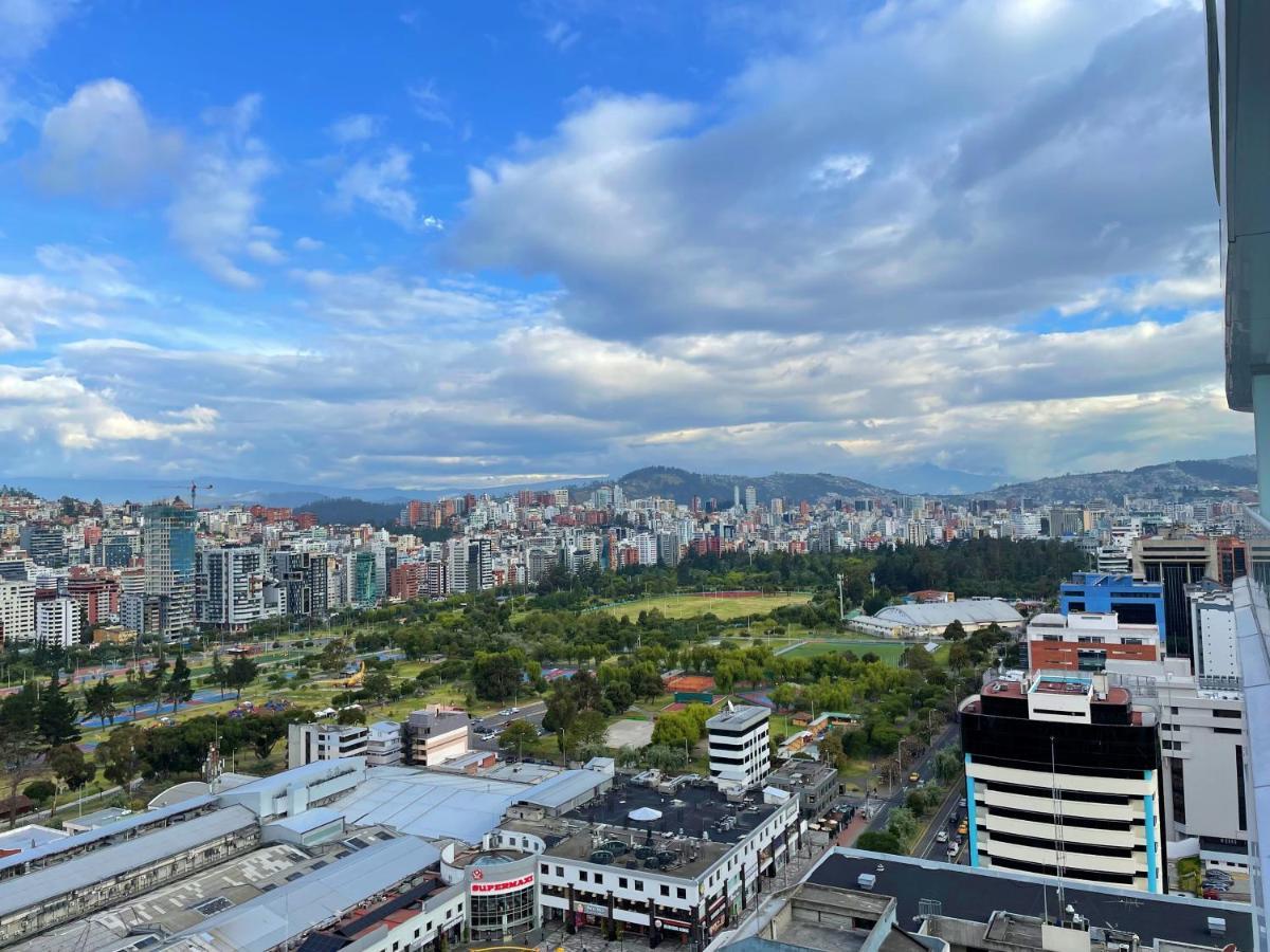 Nueva Suite-Piso 21 Vista La Carolina @One Кито Екстериор снимка