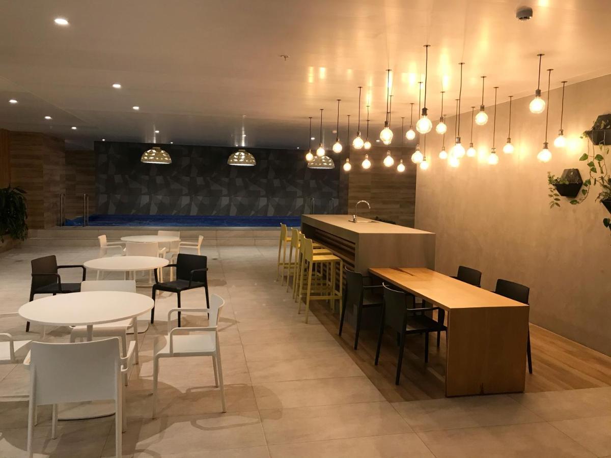 Nueva Suite-Piso 21 Vista La Carolina @One Кито Екстериор снимка