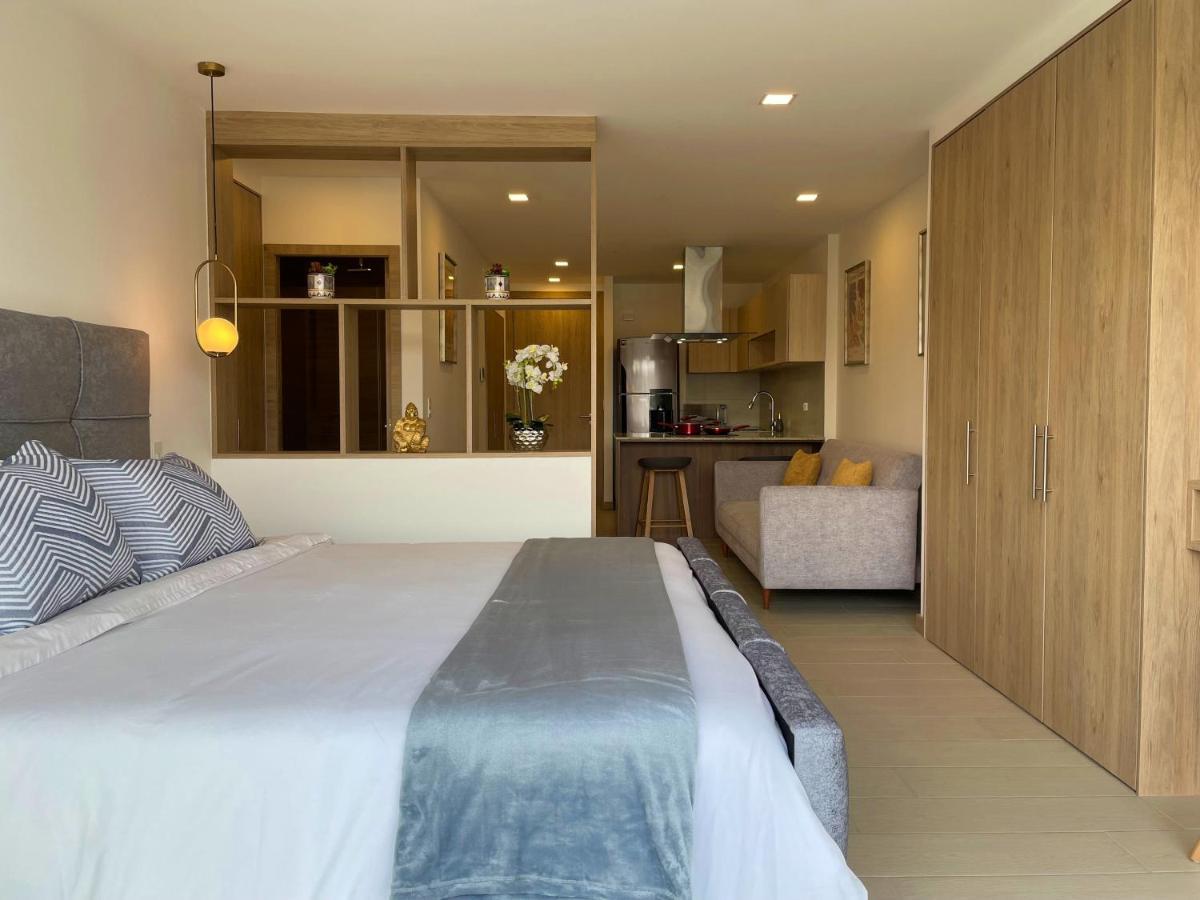 Nueva Suite-Piso 21 Vista La Carolina @One Кито Екстериор снимка